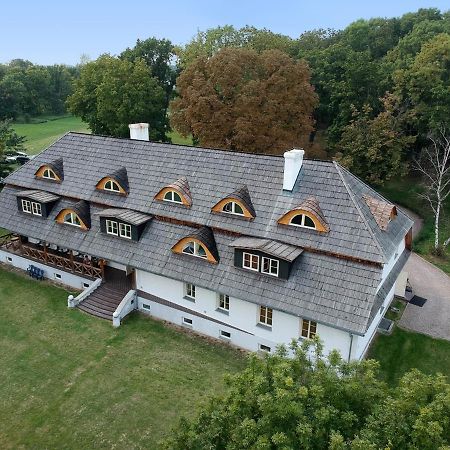 Dwor Strzyzew Bed & Breakfast Zelazowa Wola Dış mekan fotoğraf