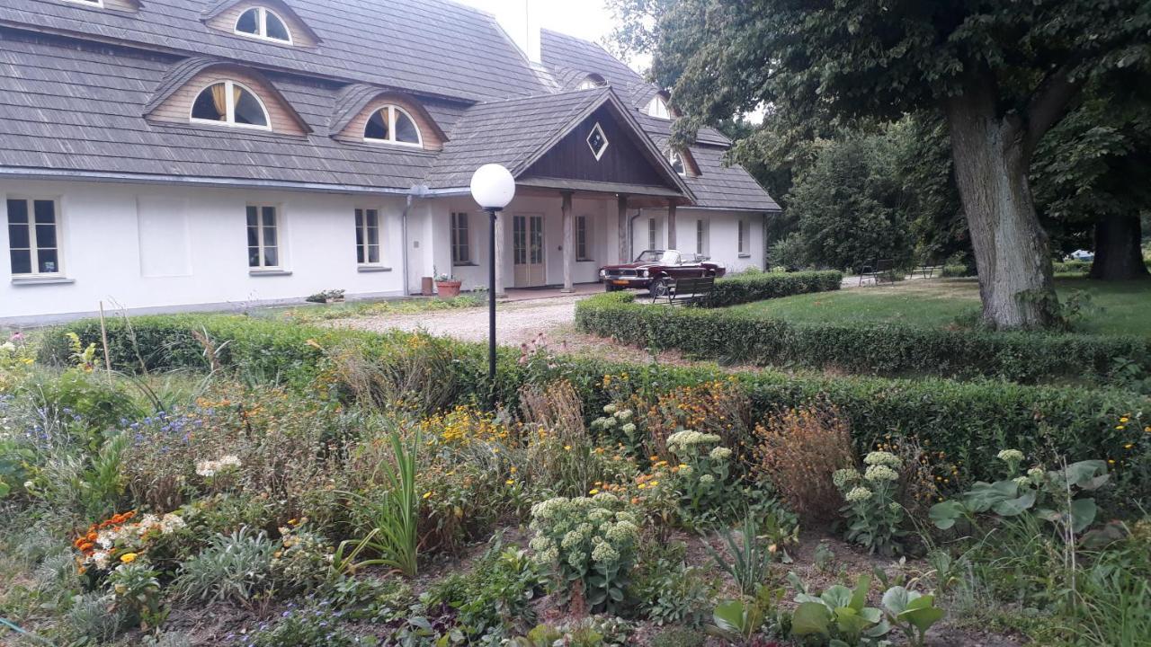 Dwor Strzyzew Bed & Breakfast Zelazowa Wola Dış mekan fotoğraf