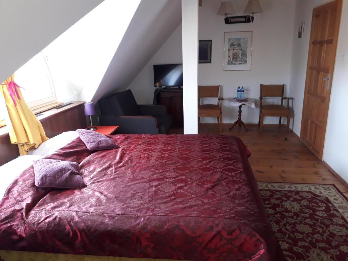 Dwor Strzyzew Bed & Breakfast Zelazowa Wola Dış mekan fotoğraf