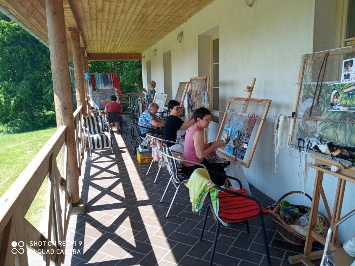 Dwor Strzyzew Bed & Breakfast Zelazowa Wola Dış mekan fotoğraf
