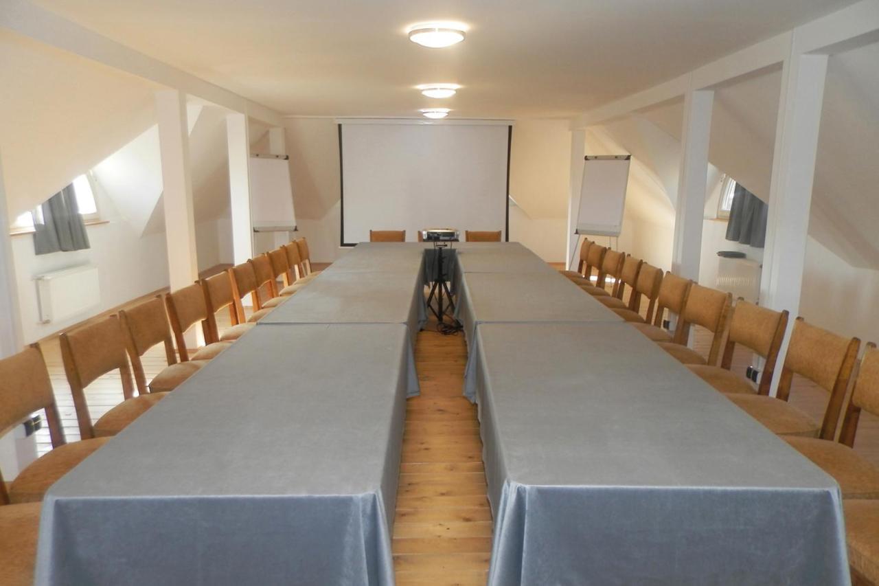 Dwor Strzyzew Bed & Breakfast Zelazowa Wola Dış mekan fotoğraf
