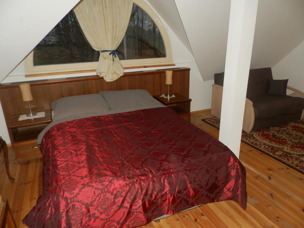 Dwor Strzyzew Bed & Breakfast Zelazowa Wola Dış mekan fotoğraf